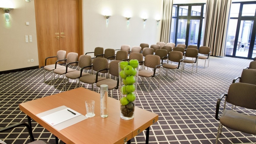 Tagungsraum Berlin II Theaterbestuhlung relexa hotel Berlin - Tagungsraum Berlin II Theaterbestuhlung